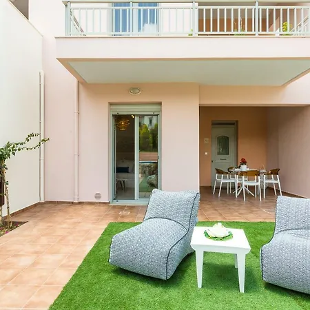 Chris House Loutra (Crete)